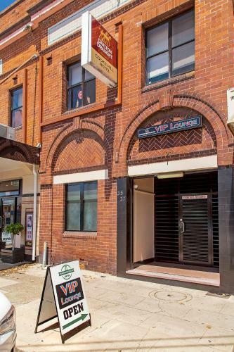 Commonwealth Hotel