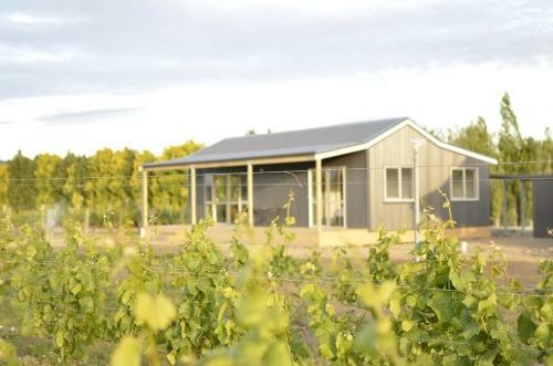 Hostal Weaver Estate Vineyard Cottages