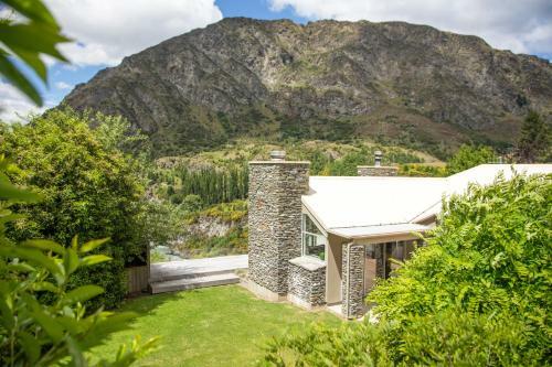 Riverview Retreat
