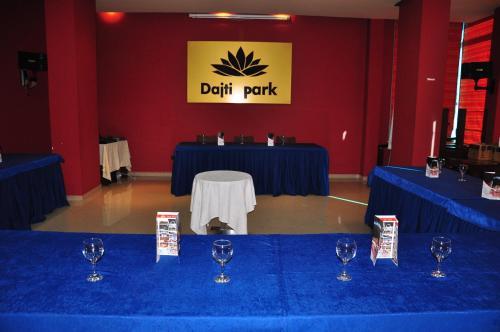 Hotel Dajti Park