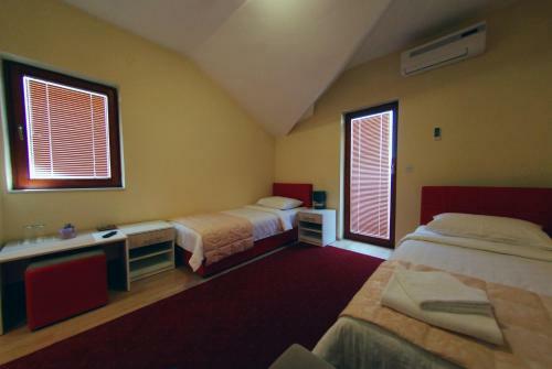 B&B Arizona