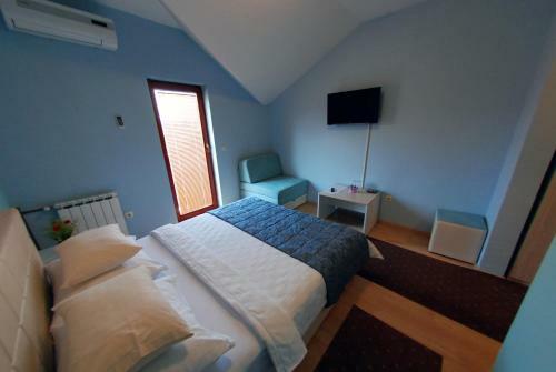 B&B Arizona