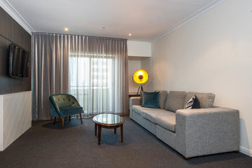 Hotel Mantra On Russell (studio)