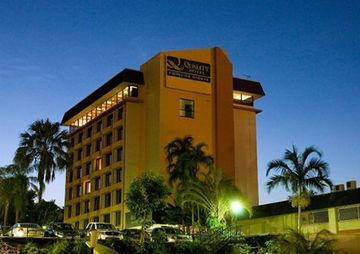 Hotel Quality Frontier (superior)