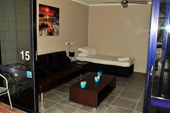 Hotel Club Surfers