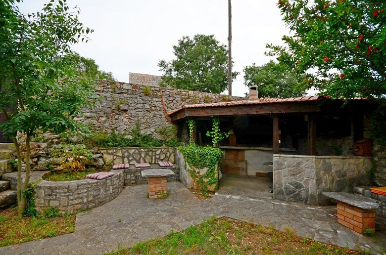 House Teo