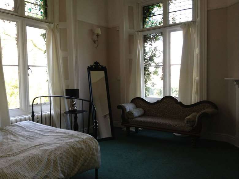 Hostal The Gothic Mansion