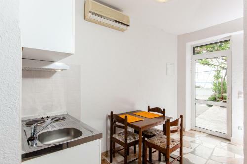 Apartments Sumpetar Beach