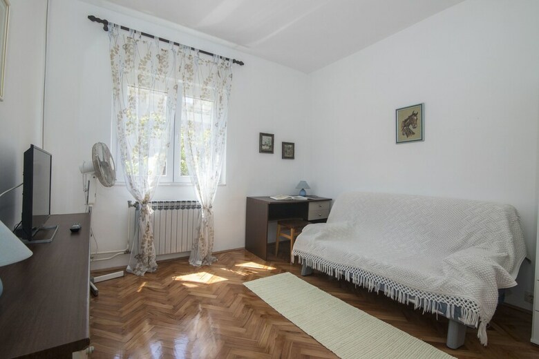 Apartments Jakov