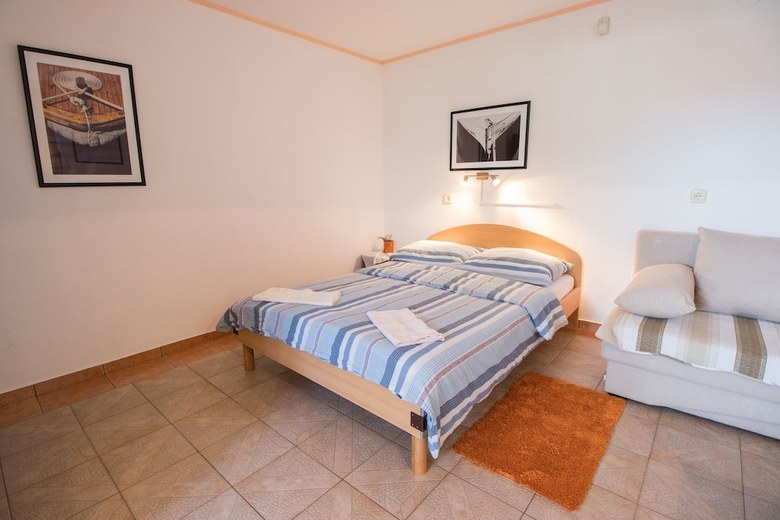 Apartments Milivoj