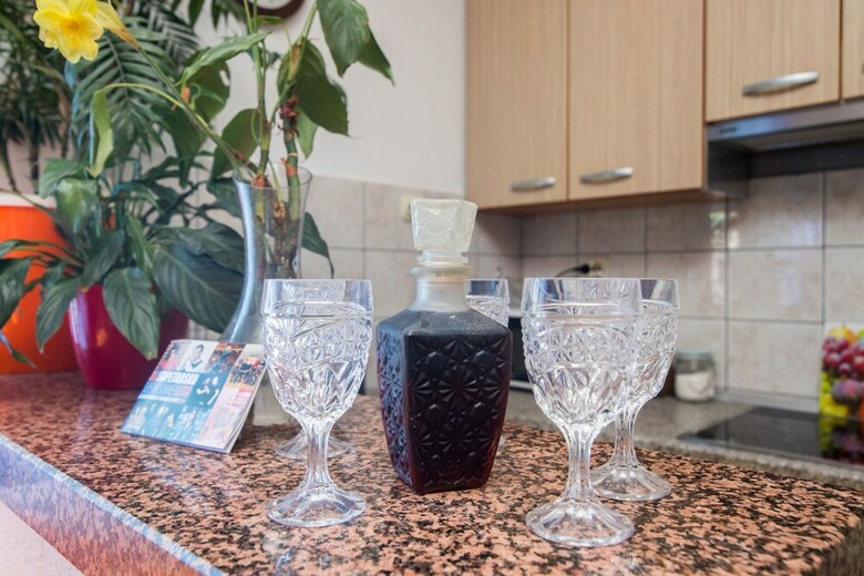 Apartments Jakov