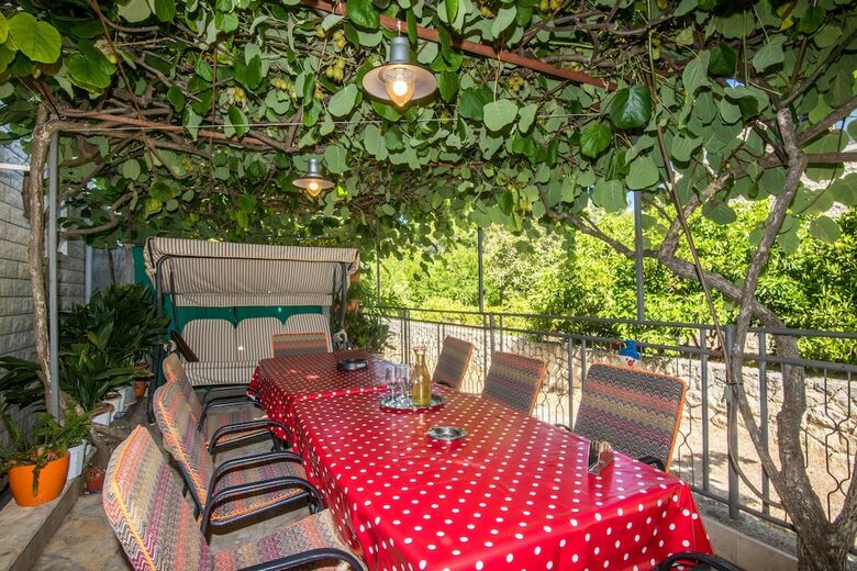Apartments Jakov