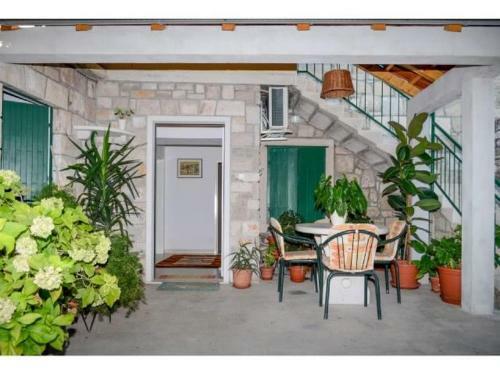 Apartments Ivica