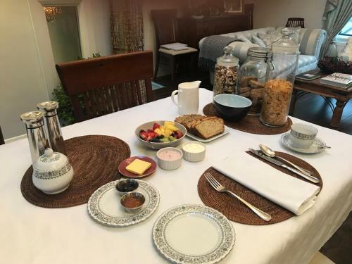 Bed & Breakfast Burma Rooms