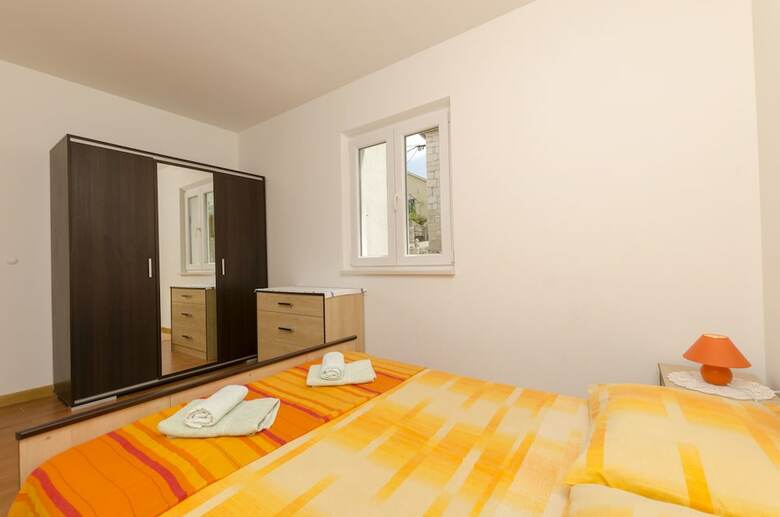 Apartments Marinko