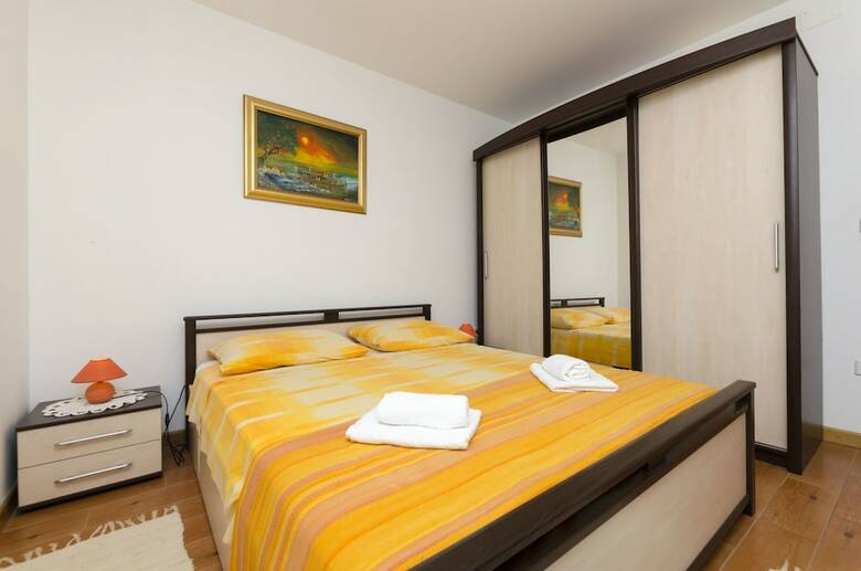 Apartments Marinko