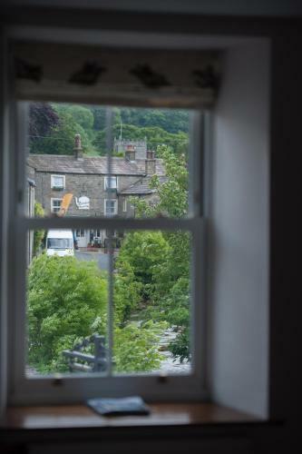 The Racehorses Hotel