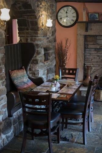 The Racehorses Hotel