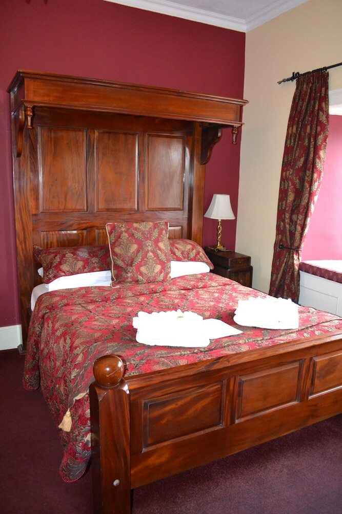 The Red Lion Hotel