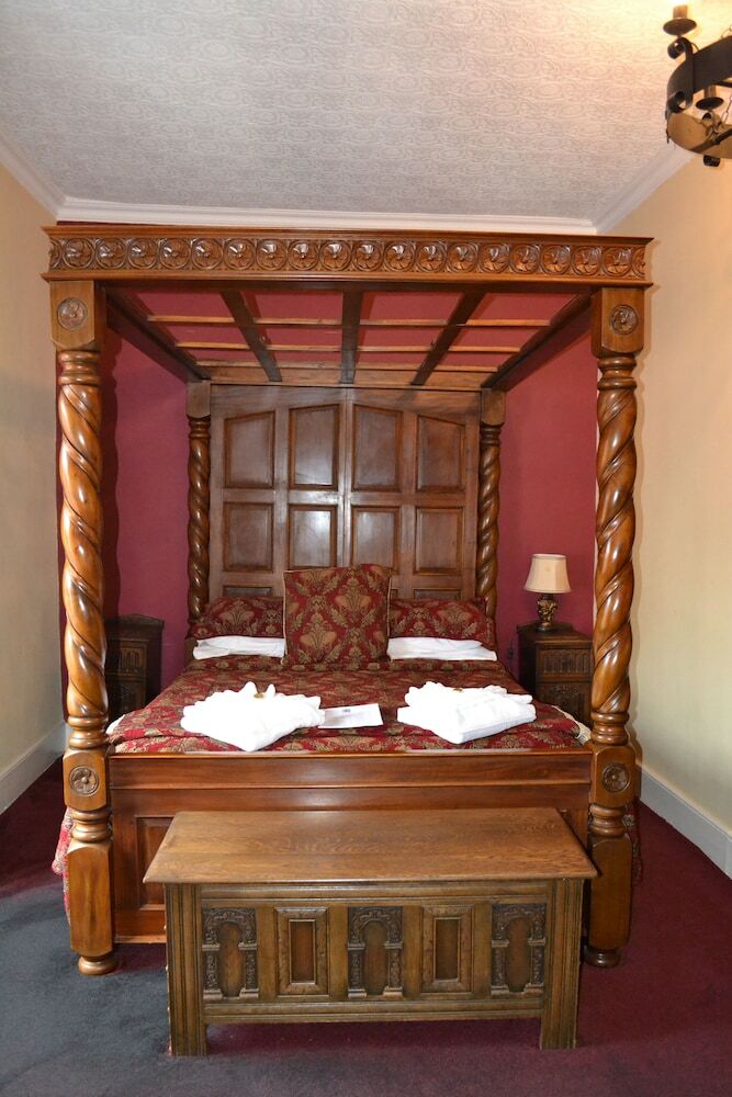 The Red Lion Hotel