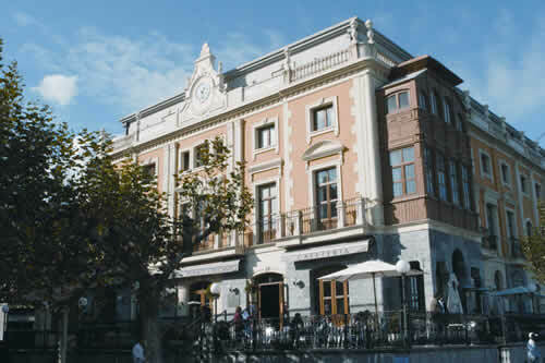 Gran Hotel Puente Colgante