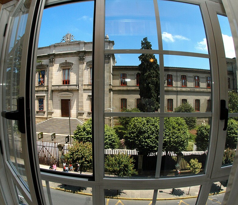 San Carlos Delicatessen Hotel
