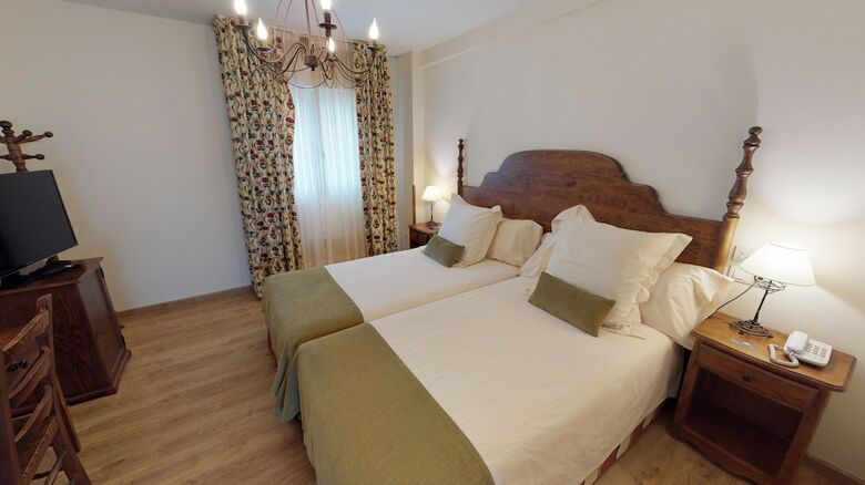 Hotel Virxe Da Cerca