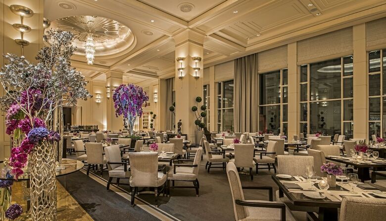 Hotel Peninsula