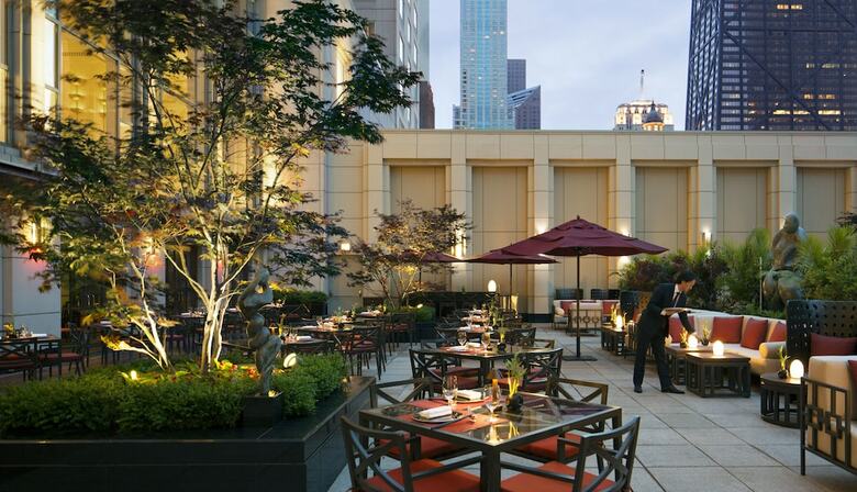 Hotel Peninsula