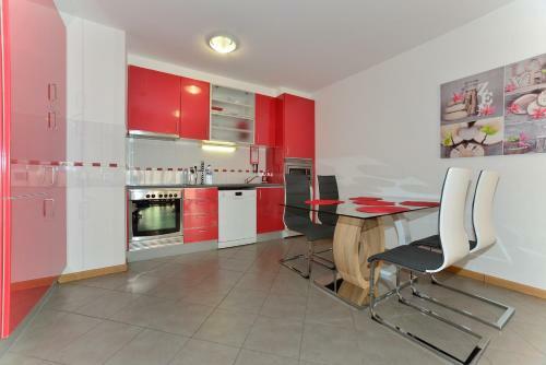 Ruby Red & Atlantic Blue Apartments In Oceano Atlantico