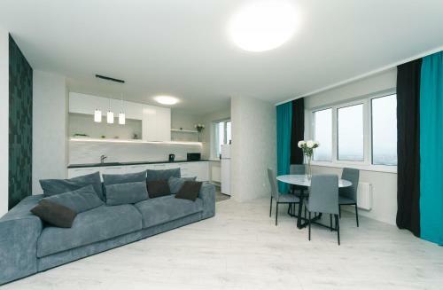 Vip Apartment On Malinovskogo 8a