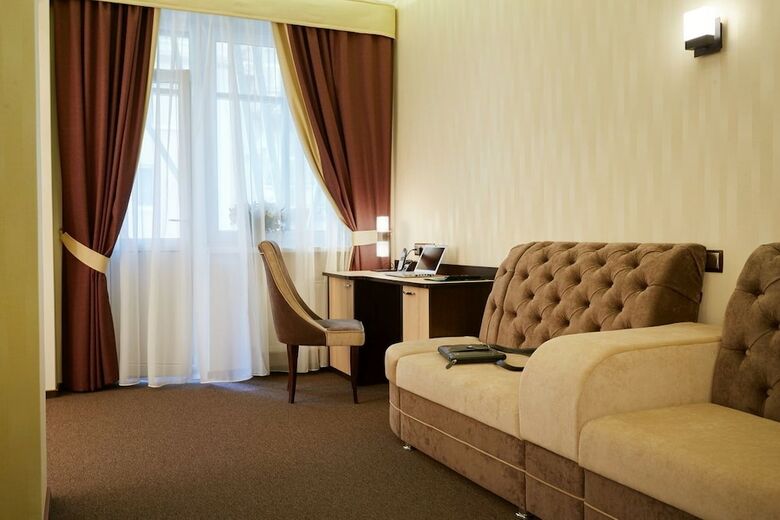 Birch Yard Hotel