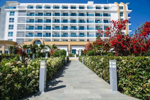 Lumos Deluxe Resort Hotel & Spa
