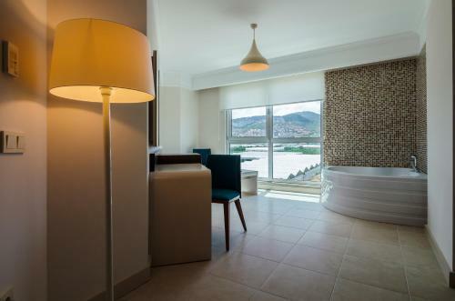 Lumos Deluxe Resort Hotel & Spa