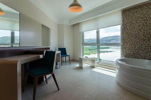 Lumos Deluxe Resort Hotel & Spa