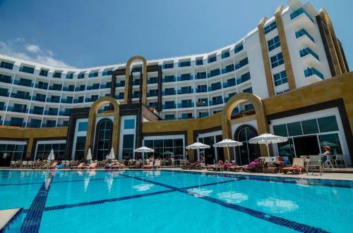 Lumos Deluxe Resort Hotel & Spa