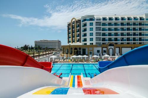 Lumos Deluxe Resort Hotel & Spa