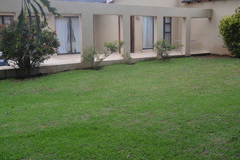 Hostal Airport Transit Guest Lodge
