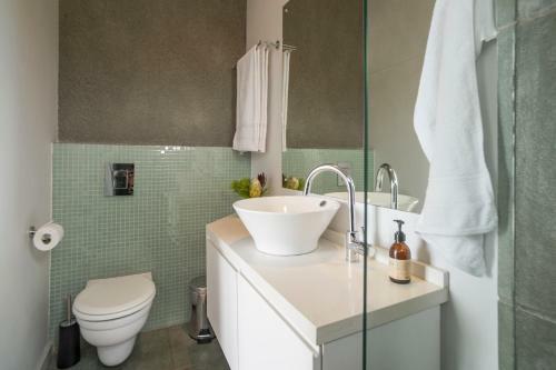 Hostal Ocean 12 Guesthouse