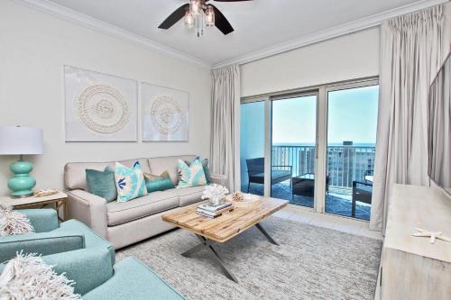 Apartamento Crystal Tower 1002