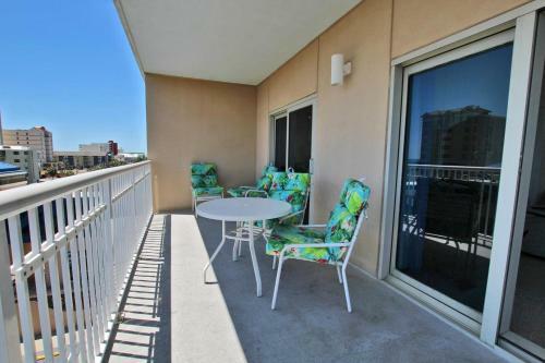 Apartamento Crystal Tower 401