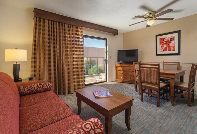 Hotel Getaways At Havasu Dunes Resort