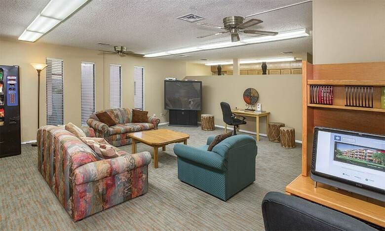 Hotel Getaways At Havasu Dunes Resort