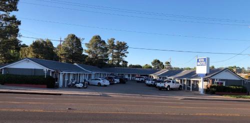 Kiva Motel