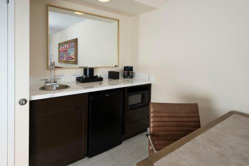 Hotel Embassy Suites Phoenix - Scottsdale
