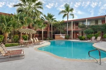 Magnuson Hotel Papago Inn