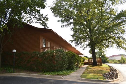 Posada Country Inn Lake Resort