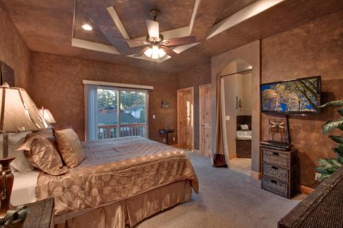 Creekwood Lodge