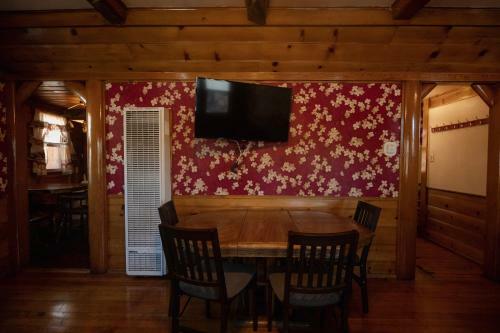 Embers Lodge & Cabins