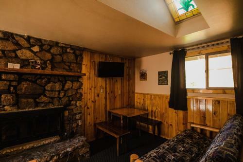 Embers Lodge & Cabins
